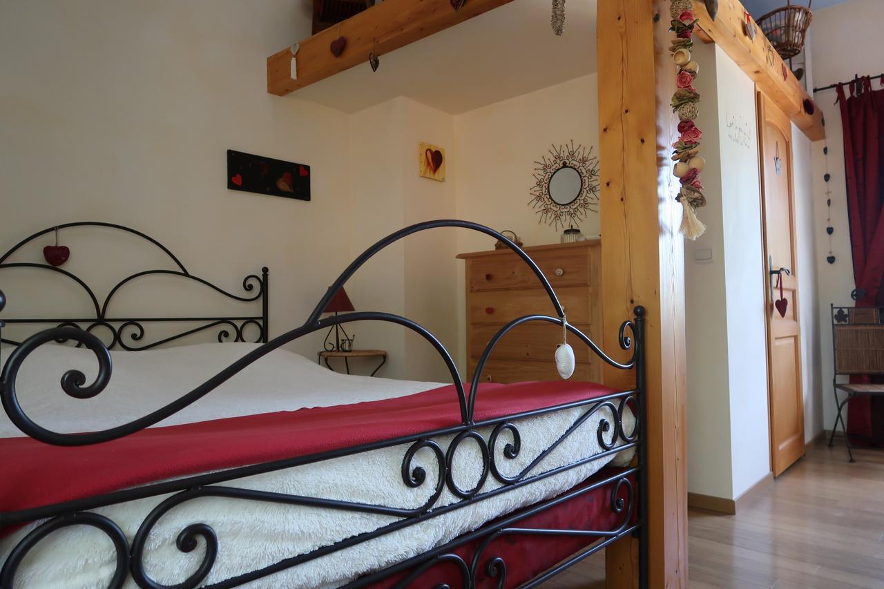 Bed and Breakfast Le Relais Du Grand Logis Civrieux Exteriér fotografie